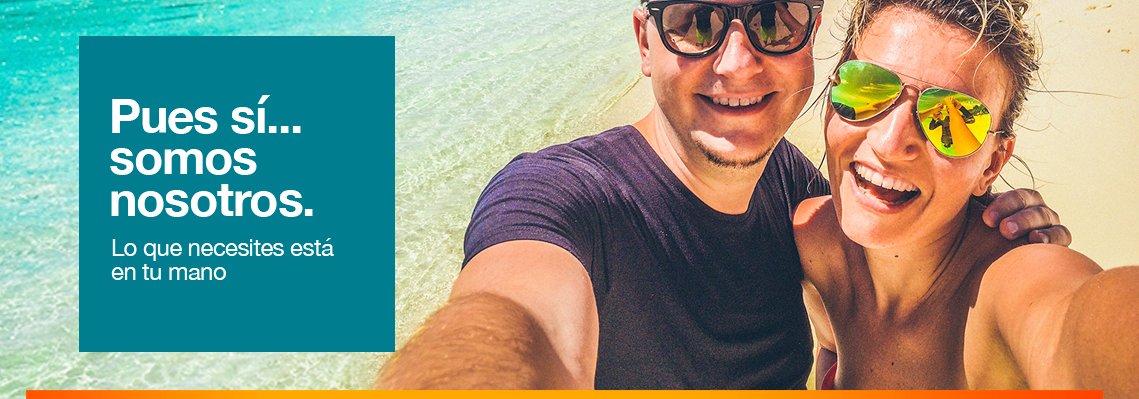 Selfie pareja en la playa. Pues sí, somos nosotros... Lo que necesites está en tu mano